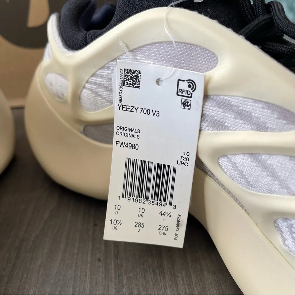 Adidas Yeezy 700 V3 Azael men sneakers size 10.5 NWT